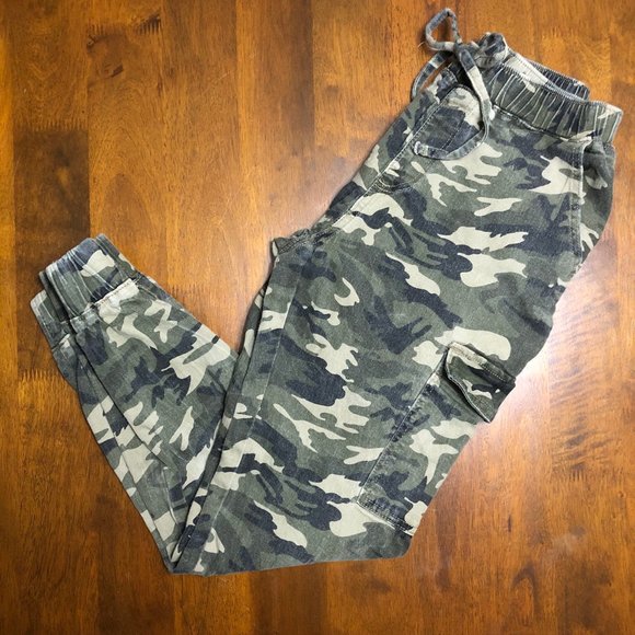 Almost Famous Pants - Camo Cargo Joggers